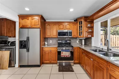 2751 NW 107th Ter, Sunrise, FL 33322 - Photo 14