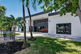 2832 NE 24th Ct, Fort Lauderdale, FL 33305 - Photo 10