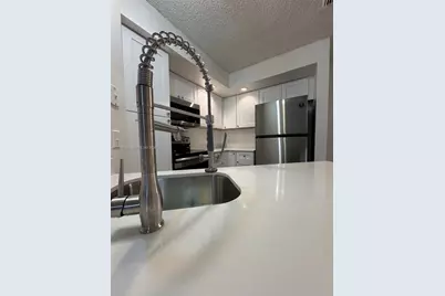 3390 N Pinewalk Dr N #1016, Margate, FL 33063 - Photo 2