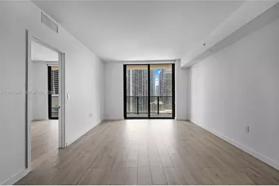 45 SW 9th St #2305, Miami, FL 33130 - Photo 6