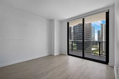 45 SW 9th St #2305, Miami, FL 33130 - Photo 8