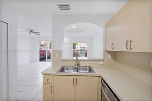 642 SW 106th Ave, Pembroke Pines, FL 33025 - Photo 12