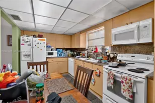 450 SW 9th St, Miami, FL 33130 - Photo 8