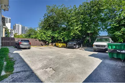 450 SW 9th St, Miami, FL 33130 - Photo 22