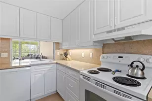 9480 Poinciana Pl, Davie, FL 33324 - Photo 10