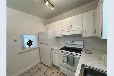 7505 SW 82nd St #320, Miami, FL 33143 - Photo 8