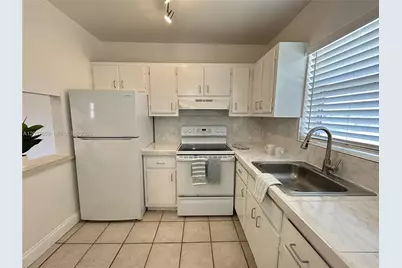 7505 SW 82nd St #320, Miami, FL 33143 - Photo 6