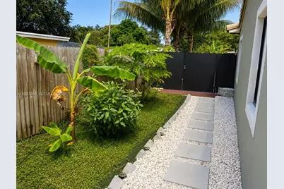 735 NE 162nd St #B, Miami, FL 33162 - Photo 10
