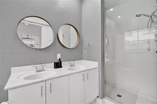 1725 Winterberry Ln, Weston, FL 33327 - Photo 40