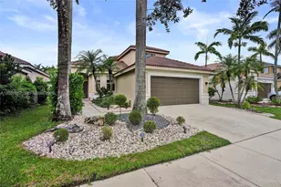 1725 Winterberry Ln, Weston, FL 33327 - Photo 4