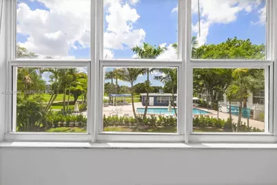 9441 Evergreen Pl #206, Davie, FL 33324 - Photo 6