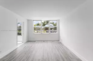 9441 Evergreen Pl, Davie, FL 33324 - Photo 6