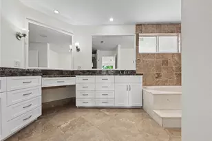 4725 NW 104th Ave, Doral, FL 33178 - Photo 14