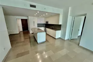 68 SE 6th St, Miami, FL 33131 - Photo 8