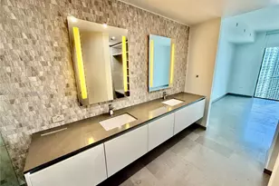 68 SE 6th St, Miami, FL 33131 - Photo 20