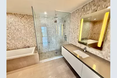 68 SE 6th St #2707, Miami, FL 33131 - Photo 22