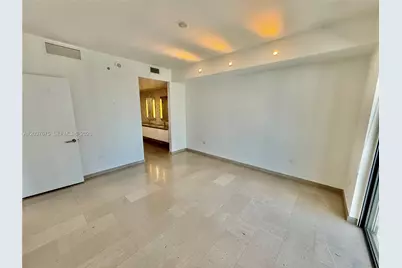 68 SE 6th St #2707, Miami, FL 33131 - Photo 18