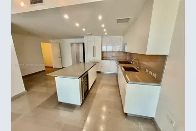 68 SE 6th St #2707, Miami, FL 33131 - Photo 6
