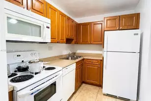 8405 NW 8th St, Miami, FL 33126 - Photo 8