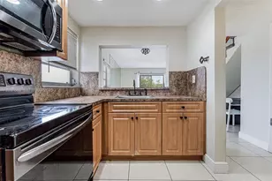 1100 W 35th St, Hialeah, FL 33012 - Photo 10