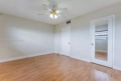 1100 W 35th St #23, Hialeah, FL 33012 - Photo 16