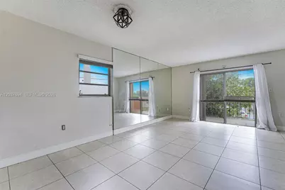 1100 W 35th St #23, Hialeah, FL 33012 - Photo 4