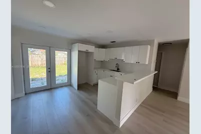 1700 SW 69th Ter, North Lauderdale, FL 33068 - Photo 4