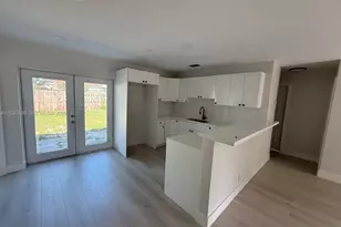 1700 SW 69th Terrace, North Lauderdale, FL 33068 - Photo 4