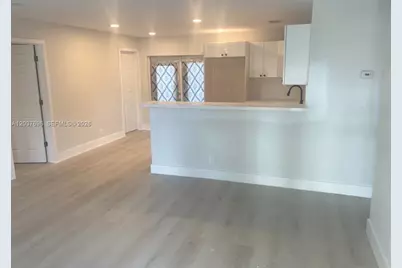 1700 SW 69th Ter, North Lauderdale, FL 33068 - Photo 4
