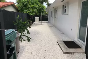 12020 NE 12th Ct, Biscayne Park, FL 33161 - Photo 16