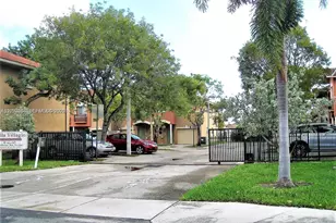 33 SE 3rd Ave, Hallandale Beach, FL 33009 - Photo 2
