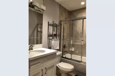 33 SE 3rd Ave, Hallandale Beach, FL 33009 - Photo 14