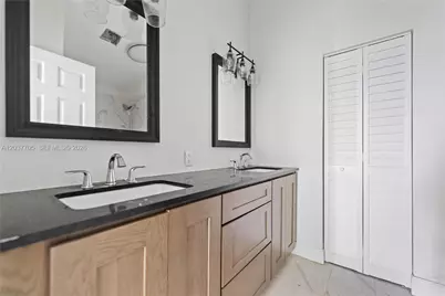 15942 NW 21st St, Pembroke Pines, FL 33028 - Photo 8