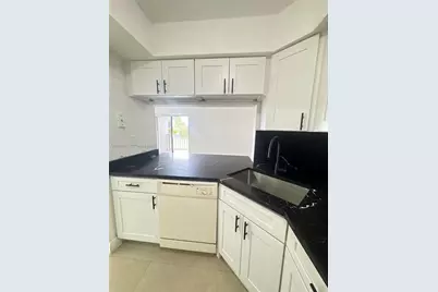 8500 NW 8th St #303, Miami, FL 33126 - Photo 4