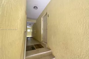 530 NE 15th Ct, Fort Lauderdale, FL 33304 - Photo 14