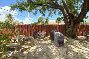 530 NE 15th Ct, Fort Lauderdale, FL 33304 - Photo 6