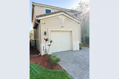 636 NE 193rd St #636, Miami, FL 33179 - Photo 2