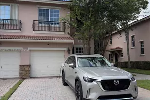 280 Las Brisas Cir, Sunrise, FL 33326 - Photo 2