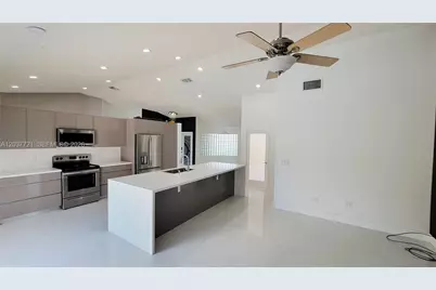 1421 SW 104th Ave, Pembroke Pines, FL 33025 - Photo 10