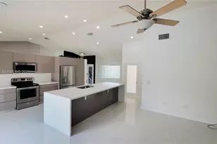 1421 SW 104th Ave, Pembroke Pines, FL 33025 - Photo 10