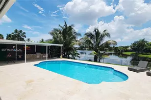 1421 SW 104th Ave, Pembroke Pines, FL 33025 - Photo 2