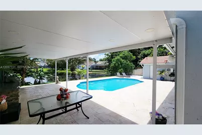 1421 SW 104th Ave, Pembroke Pines, FL 33025 - Photo 24