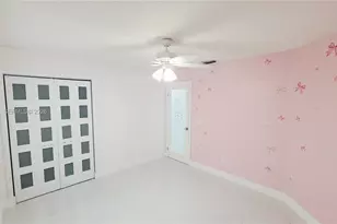 1421 SW 104th Ave, Pembroke Pines, FL 33025 - Photo 16