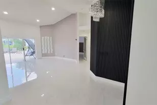 1421 SW 104th Ave, Pembroke Pines, FL 33025 - Photo 4