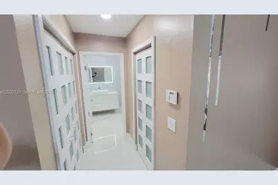 1421 SW 104th Ave, Pembroke Pines, FL 33025 - Photo 12