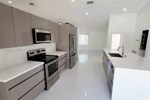 1421 SW 104th Ave, Pembroke Pines, FL 33025 - Photo 8
