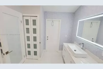 1421 SW 104th Ave, Pembroke Pines, FL 33025 - Photo 14