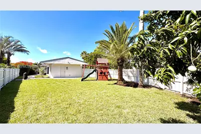 2409 Bayview Dr, Fort Lauderdale, FL 33305 - Photo 32
