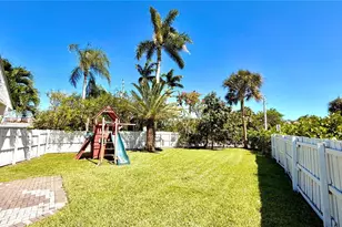 2409 Bayview Dr, Fort Lauderdale, FL 33305 - Photo 30