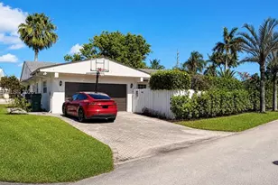 2409 Bayview Dr, Fort Lauderdale, FL 33305 - Photo 36